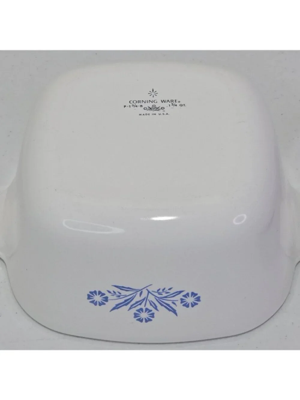 Vintage Corning Ware 1¾ QT. casserole dish in the iconic Blue Cornflower pattern